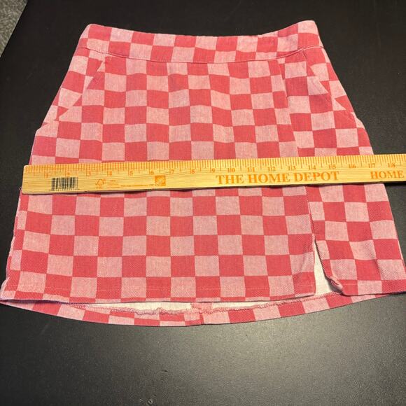 Le Lis Collection Checkerboard Mini Skirt with Pockets and Side Slit Pink Size S - Picture 4 of 7